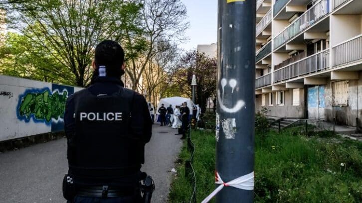 Image à la une de Jeune tué près de Lyon: trois personnes, dont le principal suspect, mises en examen et écrouées