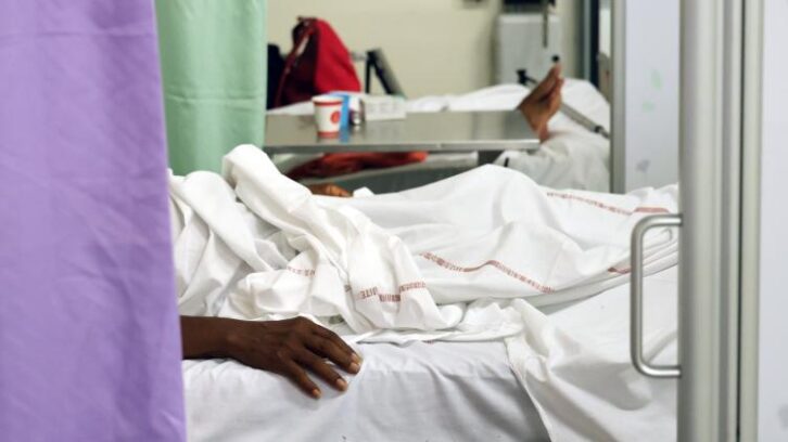 Image à la une de Chikungunya à La Réunion: le directeur du CHU veut des renforts