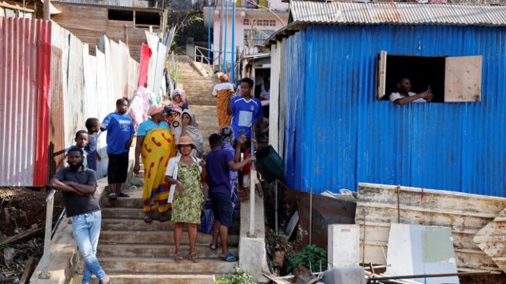 Image à la une de Macron attendu lundi à Mayotte toujours meurtrie par le cyclone Chido