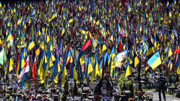 Image à la une de La Russie reprend ses frappes en Ukraine après la trêve pascale