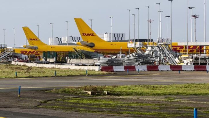 Image à la une de DHL suspend les envois aux Etats-Unis de certains colis d’une valeur de plus de 800 euros