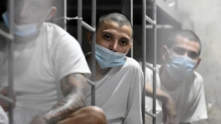 Image à la une de Maduro traite le président salvadorien de “violateur en série des droits humains”