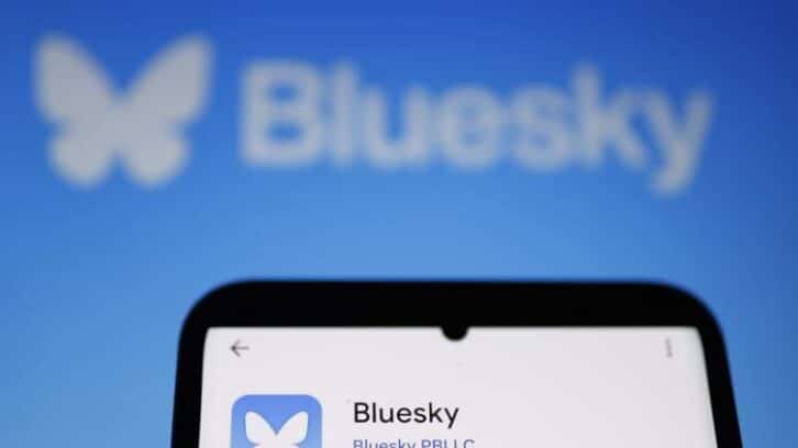 Image à la une de Bluesky, rival de X, institue une icône pour les comptes certifiés