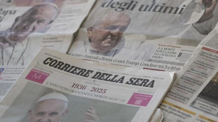 Image à la une de Ils ont rencontré le pape et racontent “un homme qui écoutait”