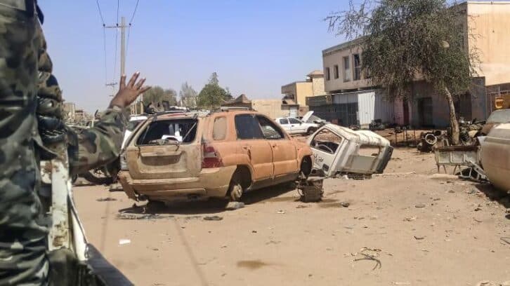 Image à la une de “Personne d’autre ne le fera”: les journalistes plongés dans la guerre au Soudan