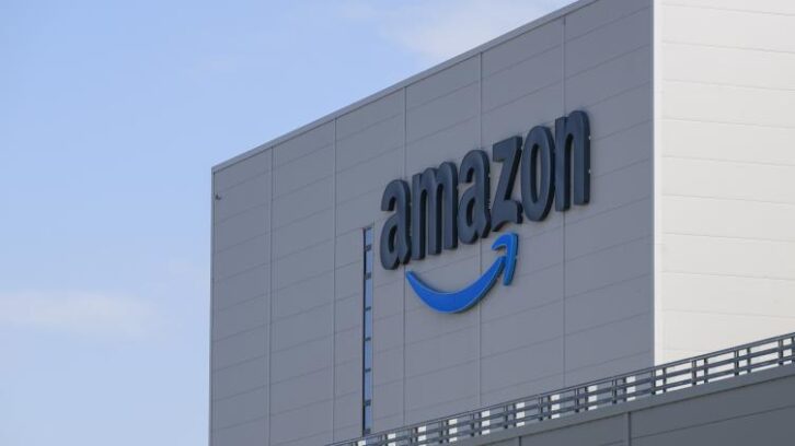 Image à la une de Amazon dit employer plus de 25.000 salariés en CDI en France