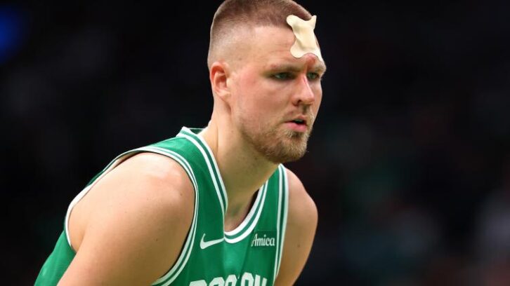 Image à la une de Play-offs NBA: Boston et Cleveland mènent 2-0, Houston recolle à Golden State