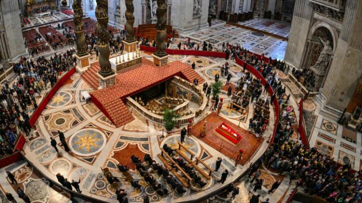 Image à la une de Ultimes préparatifs pour les funérailles du pape