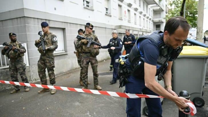 Image à la une de Lycéenne tuée à coups de couteau à Nantes: le profil de l’agresseur au centre de l’enquête