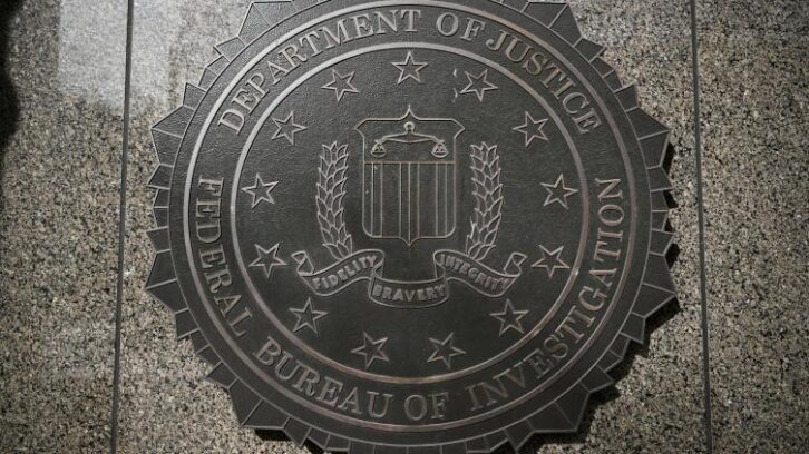 Image à la une de Le FBI arrête une juge pour “entrave” à l’arrestation d’un migrant