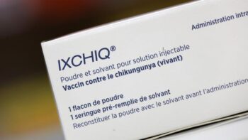 Image à la une de Chikungunya à La Réunion et Mayotte: les autorités retirent de la vaccination les plus de 65 ans