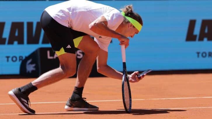 Image à la une de Masters 1000 de Madrid: Zverev dénonce un “dysfonctionnement” de l’arbitrage électronique