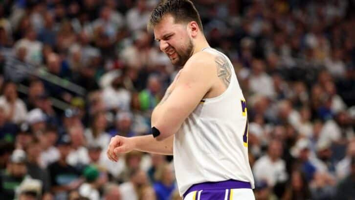 Image à la une de Play-offs NBA: les Lakers battus sur le fil à Minnesota et au bord de l’élimination au premier tour