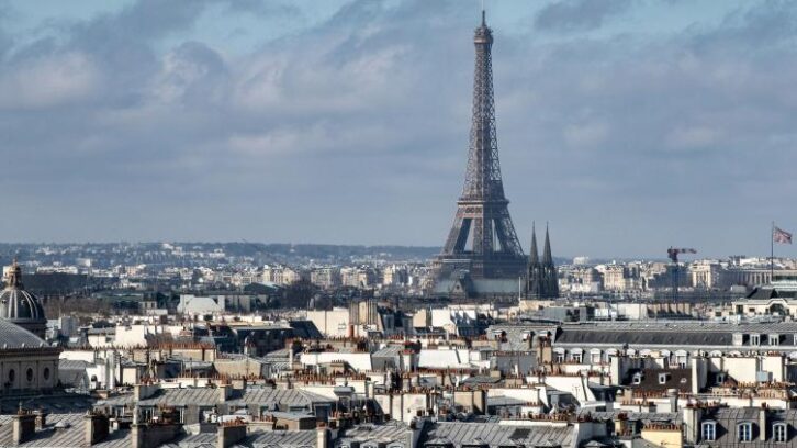 Image à la une de La vaste campagne de travaux de la tour Eiffel touche à sa fin