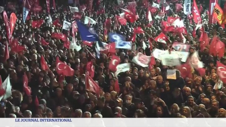 Image à la une de Turquie : la contestation se poursuit