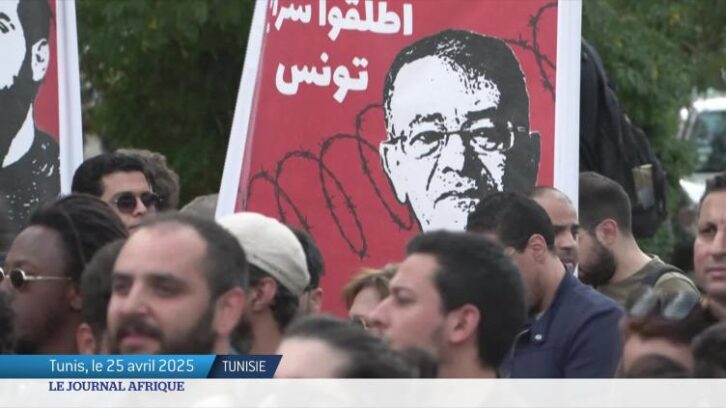 Image à la une de Tunisie : la rue se mobilise et réclame le départ du président