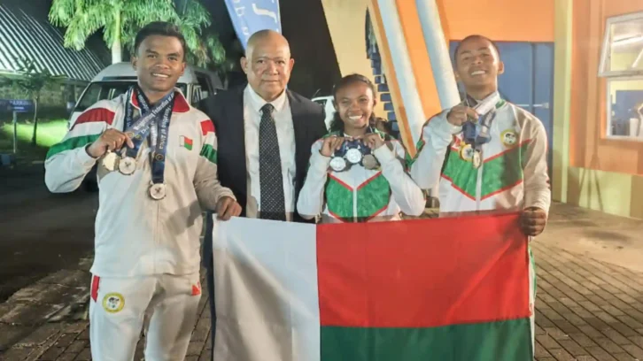 Image à la une de SPORTS – Deux médailles d’or et sept en argent pour Madagascar après la première journée du championnat d’Afrique d’haltérophilie