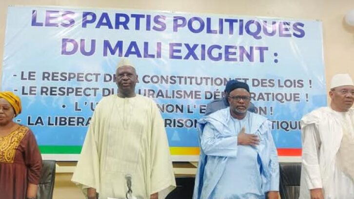 Image à la une de Mali : les partis politiques s’élèvent contre une possible dissolution