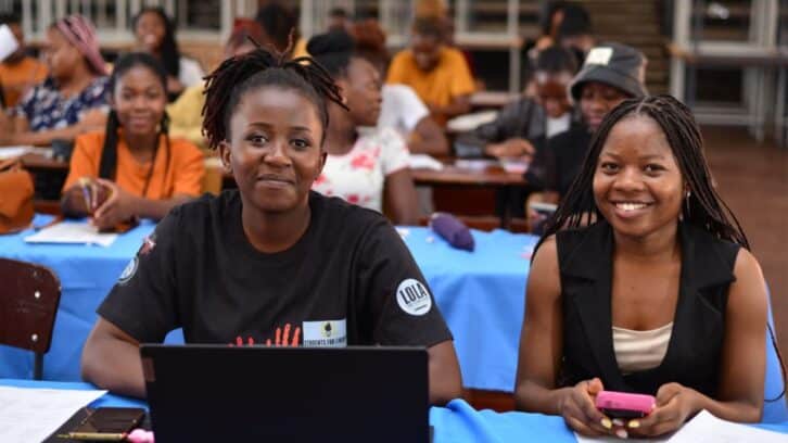 Image à la une de Emmanuel Macron à Madagascar : les Young Leaders 2025 de la French-African Foundation bientôt connus