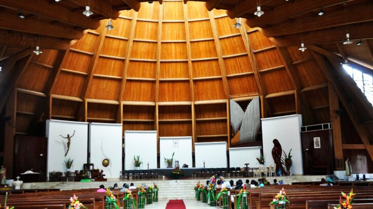 Image à la une de Au Cameroun, la basilique de Mvolyé au cœur du pouvoir