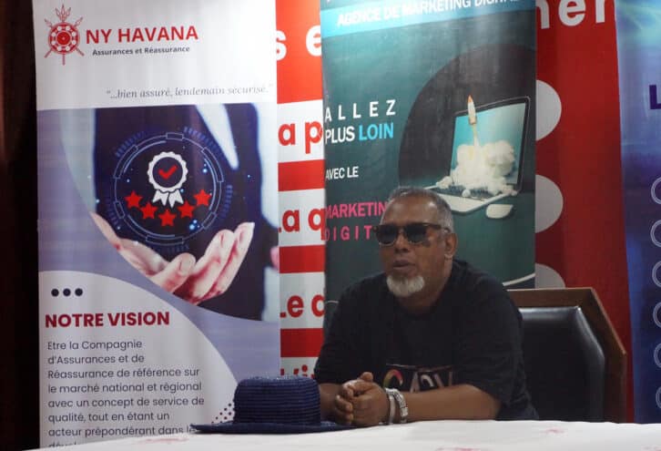 Image à la une de PALAIS DES SPORTS – Olombelo Ricky fête ses quarante-cinq ans de scène