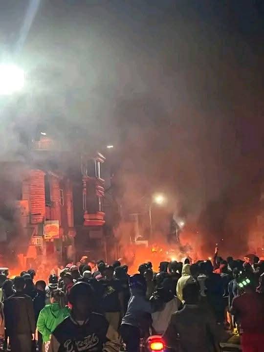 Image à la une de DÉLESTAGE – Andraharo et Tanjombato se soulèvent contre les coupures de courant