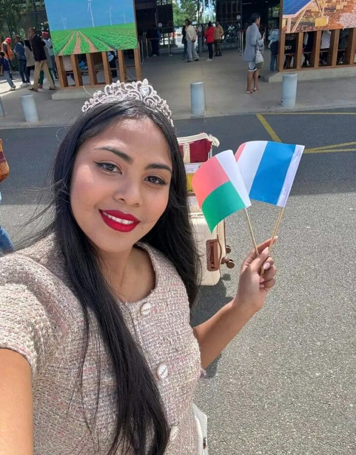 Image à la une de MISS PLANET FRANCE 2025 – Tatiana Raharinirina domine le vote en ligne