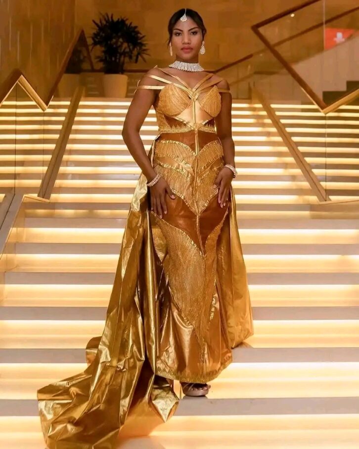 Image à la une de MISS MONDE  – Cyria Temagnombe valorise le Ravinala en Inde