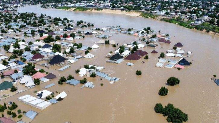 Image à la une de Inondations au Nigeria : le bilan grimpe à 115 morts, les secouristes redoutent davantage de victimes