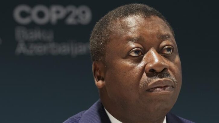 Image à la une de Faure Gnassingbé, à la tête du Togo depuis 2005, assoie son pouvoir