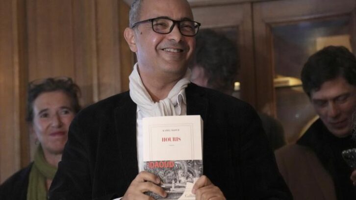 Image à la une de Accusé d’avoir volé une histoire, l’écrivain Kamel Daoud dénonce une “persécution judiciaire”