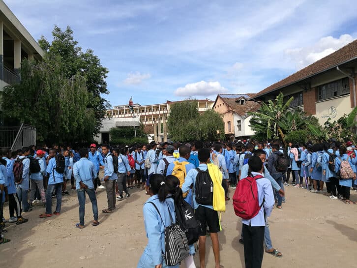 Image à la une de ÉDUCATION  – De longs  trajets entravent la scolarité