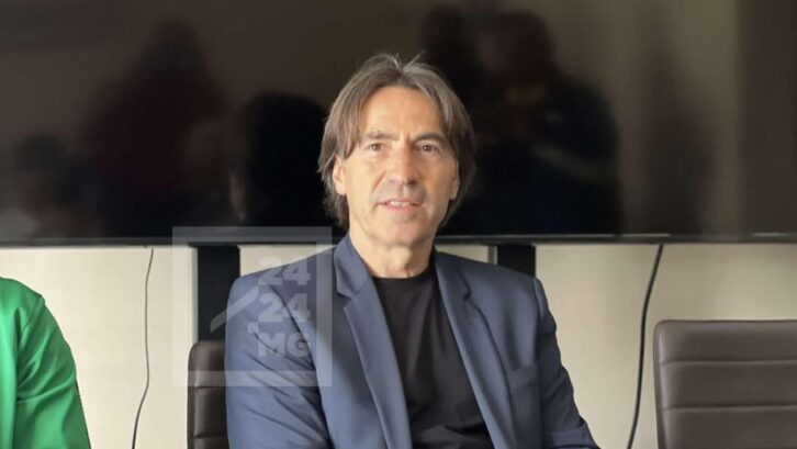 Image à la une de FOOTBALL – Corentin Martins préfère laisser les joueurs locaux se préparer pour le CHAN