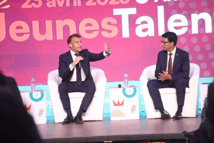 Image à la une de ESPACE COI – Macron ouvre la porte à une libre circulation des talents