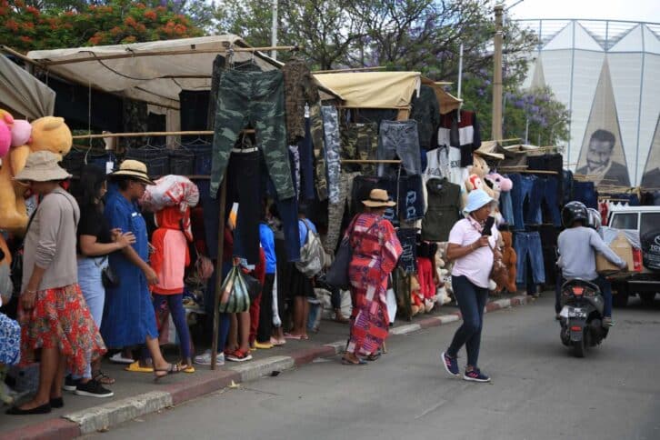Image à la une de HÔPITAL BEFELATÀNANA – Le marché du jeudi bloque l’accès aux urgences