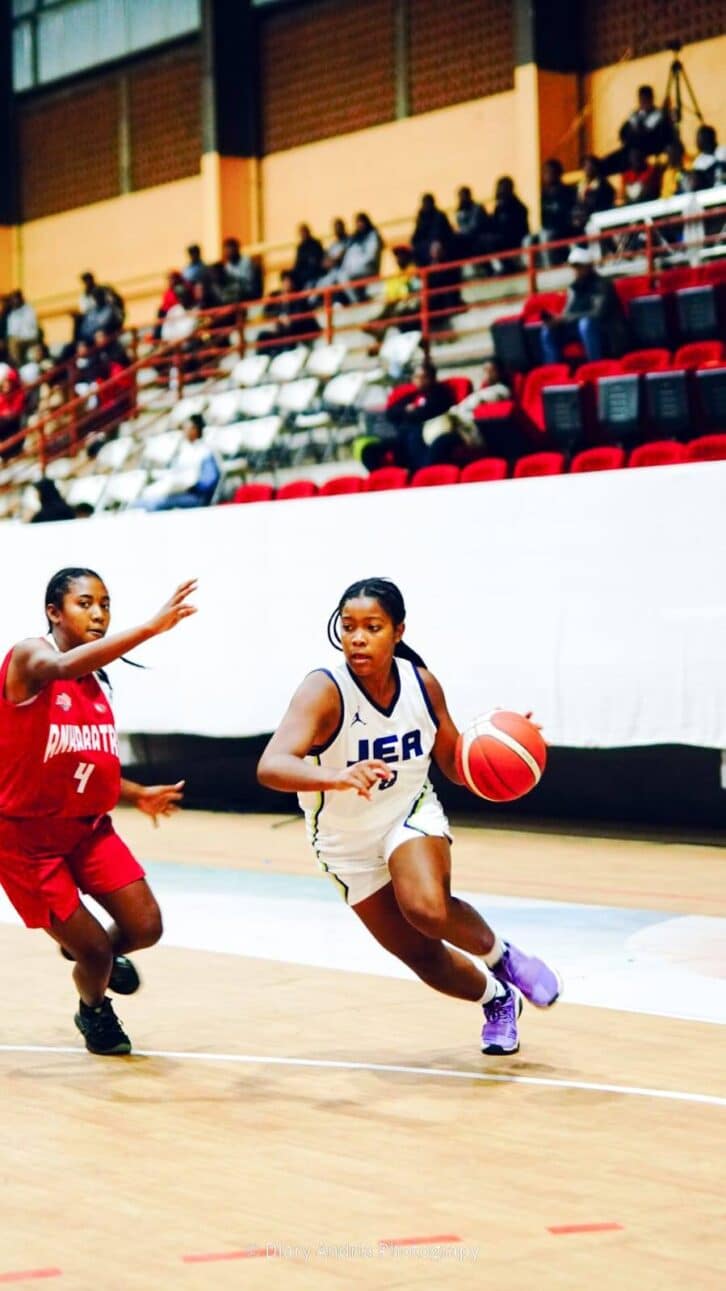 Image à la une de BASKETBALL 5×5 – N1A DAMES – JEA remporte la Coupe de la ligue
