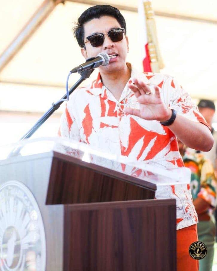 Image à la une de AU STADE MAÎTRE KIRA – Rajoelina défend le projet Base Toliara