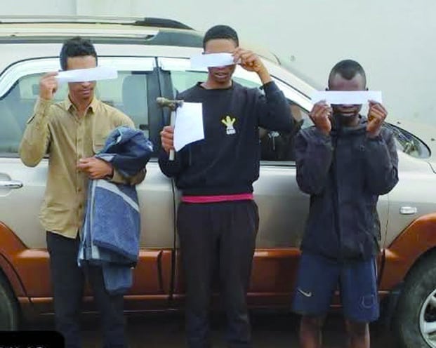 Image à la une de Parricide à Ambohidratrimo – Un jeune homme tue son propre père pour une voiture