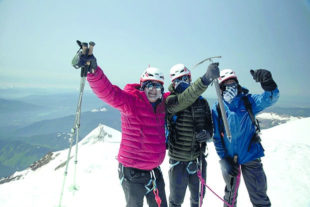 Image à la une de Expédition au mont Everest – Plus qu’un tiers du chemin à atteindre pour la famille Bouka