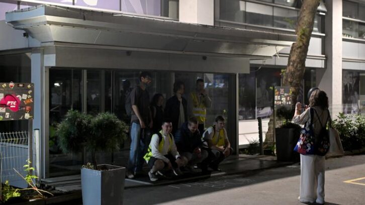 Image à la une de Serbie: six mois après la catastrophe de la gare de Novi Sad, étudiants et syndicats unis dans la contestation