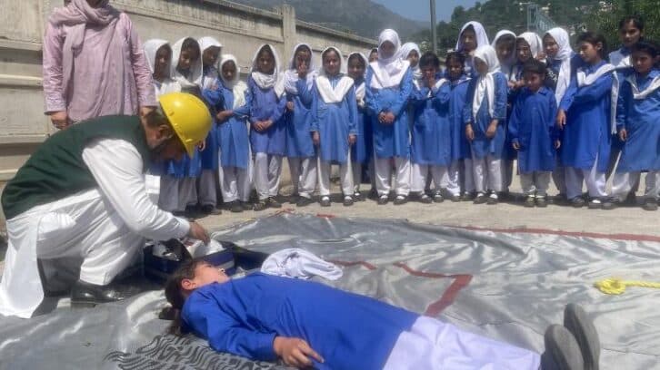 Image à la une de Au Cachemire pakistanais, premiers secours et exercices d’évacuation dans les écoles