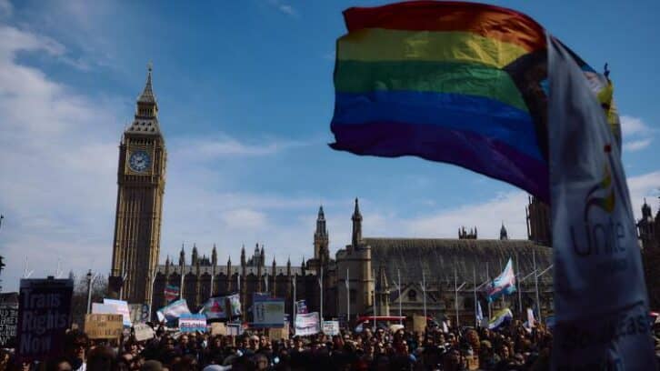 Image à la une de Foot: les femmes transgenres privées de compétitions féminines en Angleterre