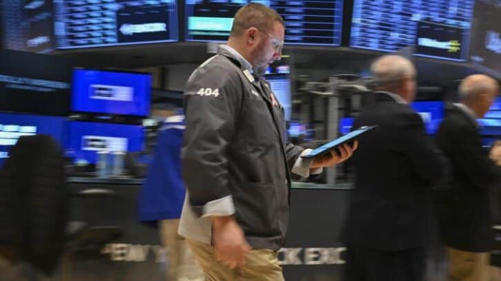 Image à la une de Wall Street ouvre en hausse, rassurée par l’emploi américain