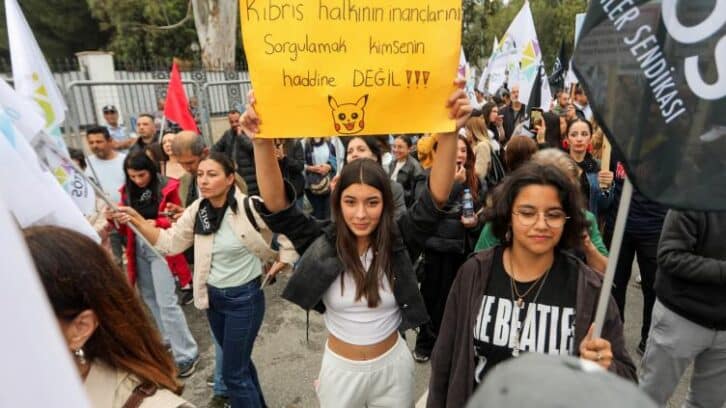 Image à la une de Les Chypriotes-turcs manifestent contre l’autorisation du voile au lycée