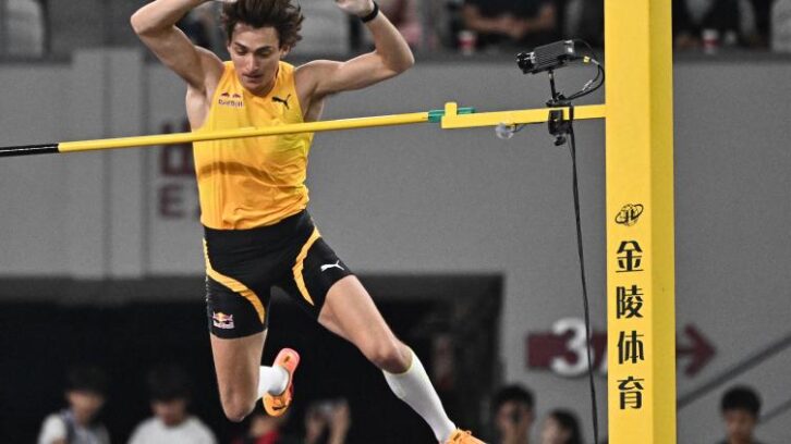 Image à la une de Athlétisme: Duplantis facile à 6,11 m, le hurdleur Tinch impressionne au meeting de Shanghai