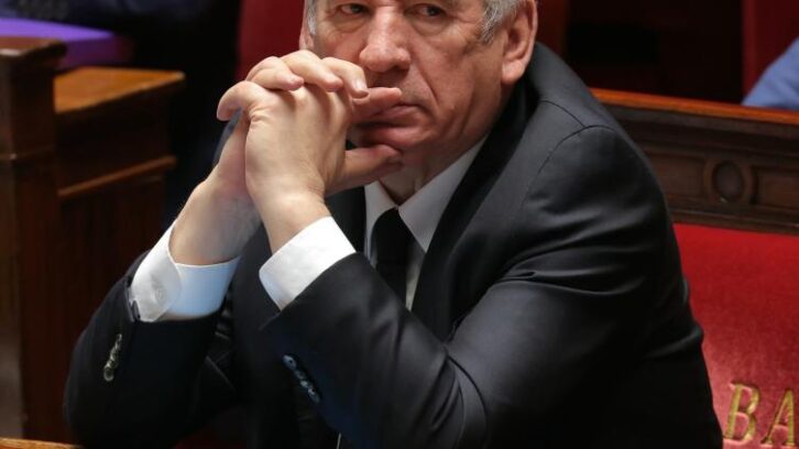 Image à la une de Face aux blocages, Bayrou évoque un référendum sur la réduction de la dette