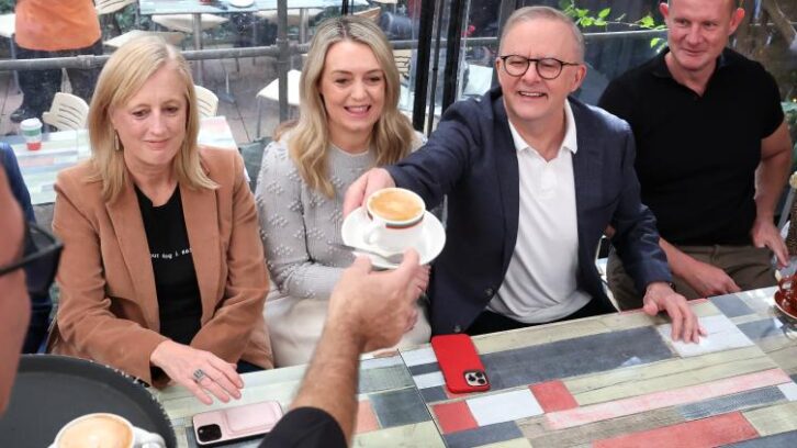 Image à la une de Australie: Albanese promet un gouvernement “discipliné” après son succès aux législatives