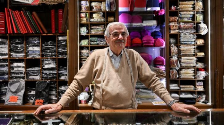 Image à la une de Batailles de soutanes: qui habillera le nouveau pape?