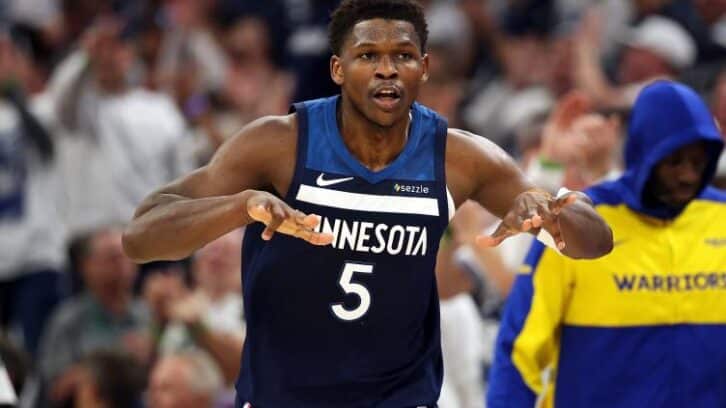Image à la une de Play-offs NBA: les Timberwolves dominent les Warriors pour égaliser 1 à 1