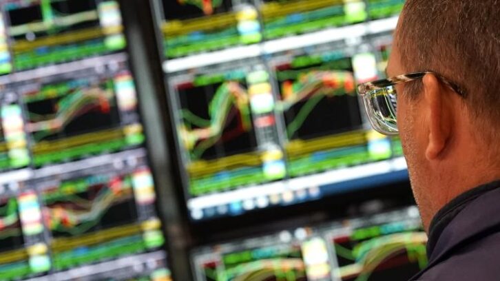 Image à la une de Wall Street en hausse, veut croire aux accords commerciaux promis par Trump